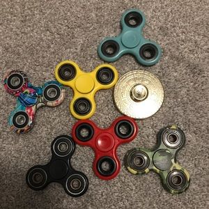 Fidget spinners u get a bunch of them